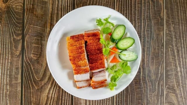 Sautéed Roasted Pork Belly / 炒燒腩仔.