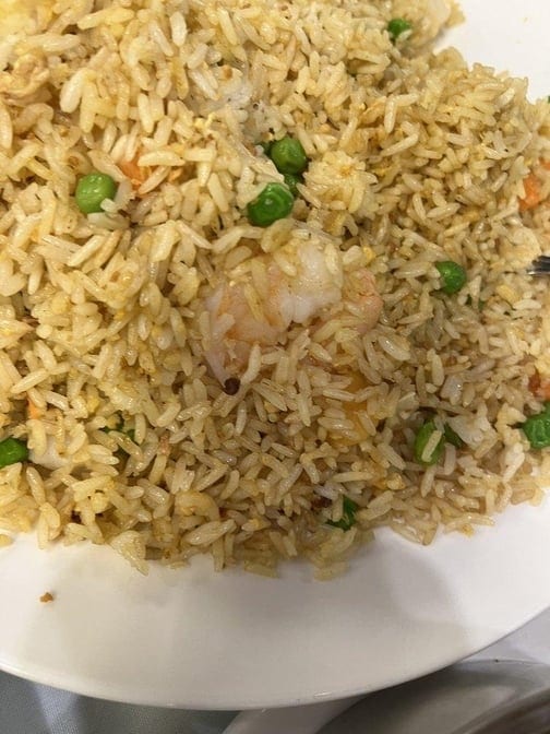 84. Seafood Fried Rice W/ Garlic / 海鮮金蒜炒飯.