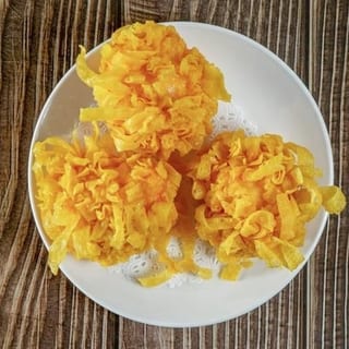 Deep - Fried Shrimp Balls / 雀巢酥炸蝦丸