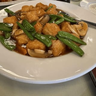 Braised Tofu with Mushroom / 金针菇扒玉子豆腐