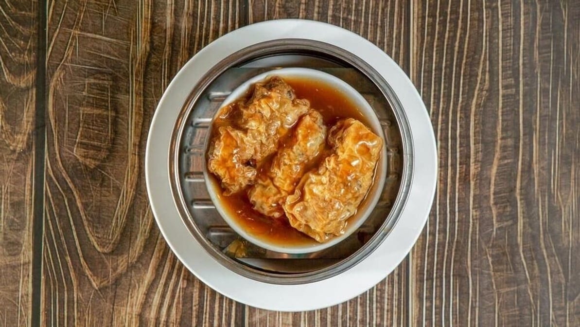 Bean Curd Roll W/ Abalone Sauce / 鮑汁蒸溜皮卷.