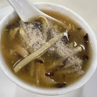 13. Hot & Sour Soup (No Meat) / 素酸辣湯